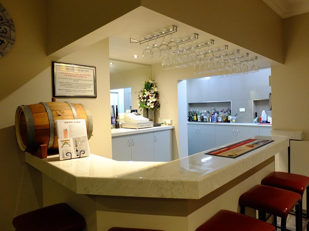 פורט פירי Travelway Motel מראה חיצוני תמונה