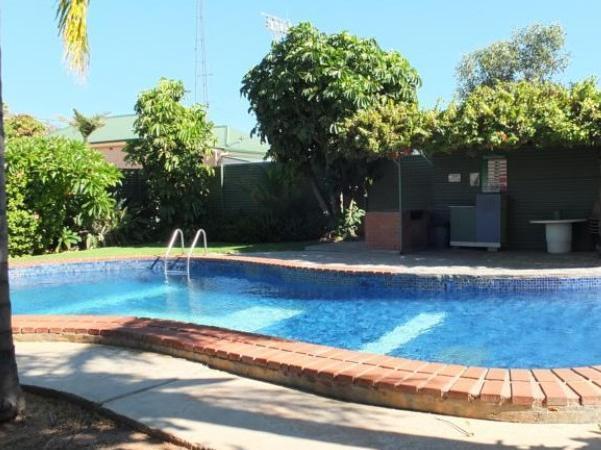פורט פירי Travelway Motel מראה חיצוני תמונה