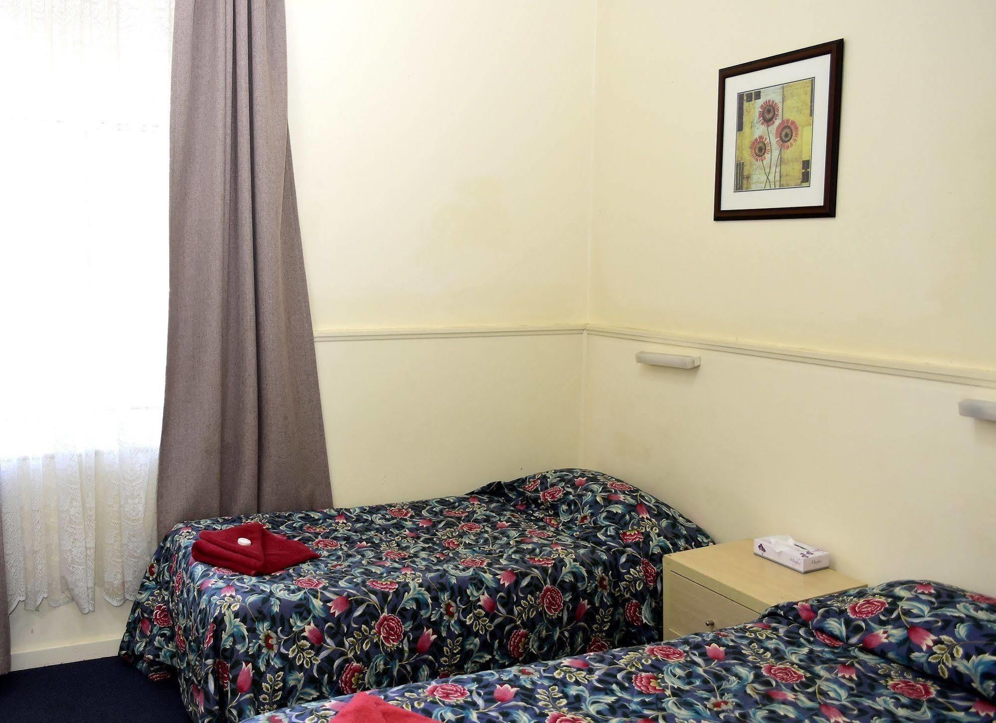 פורט פירי Travelway Motel מראה חיצוני תמונה
