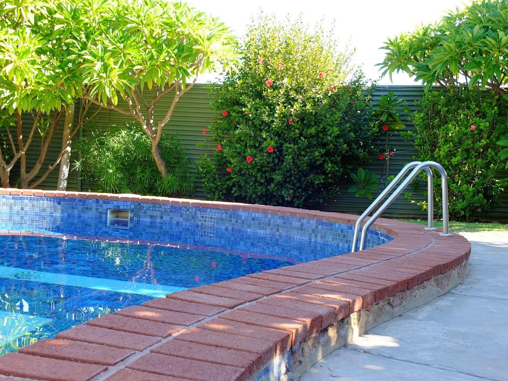 פורט פירי Travelway Motel מראה חיצוני תמונה