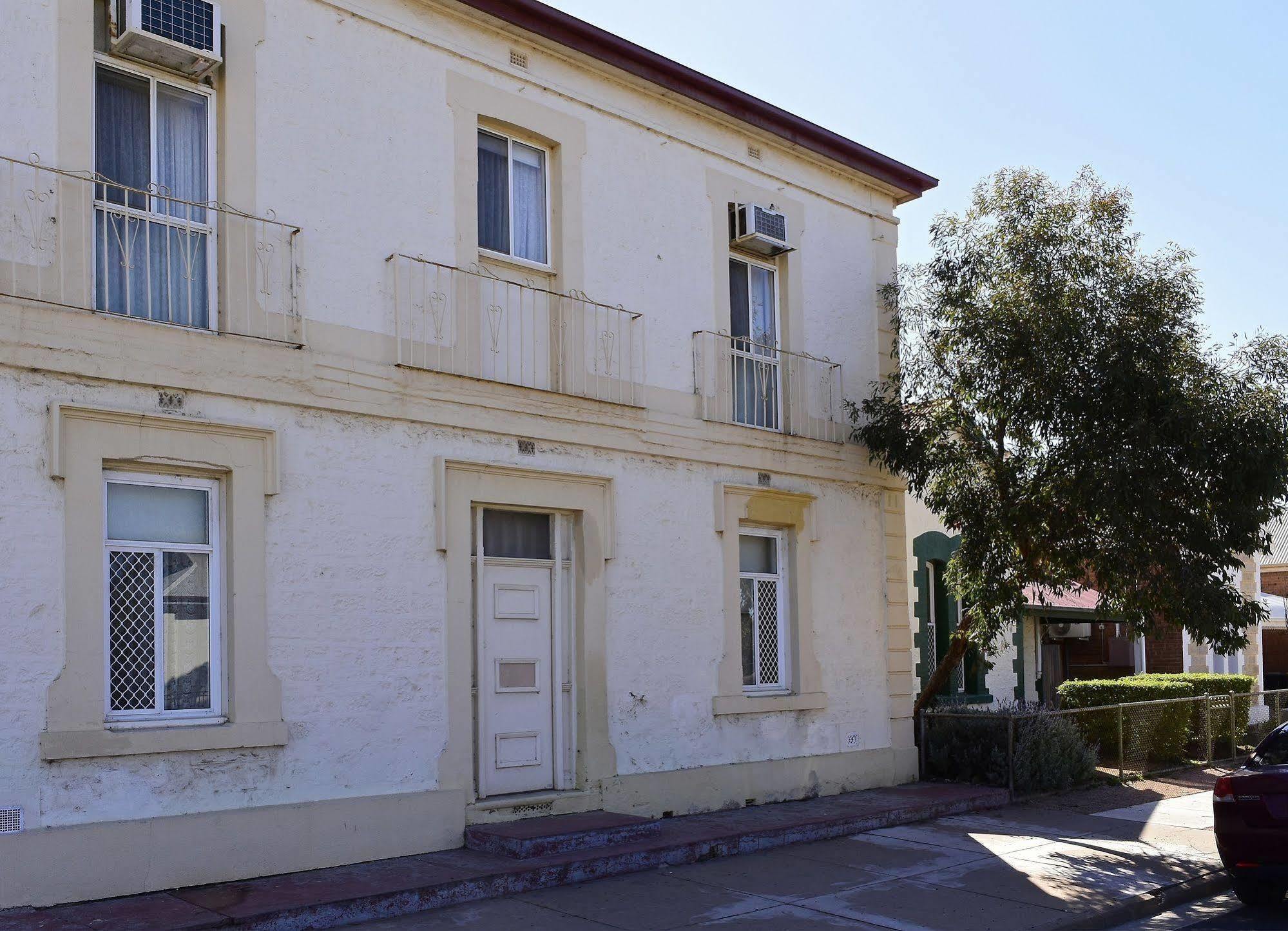 פורט פירי Travelway Motel מראה חיצוני תמונה