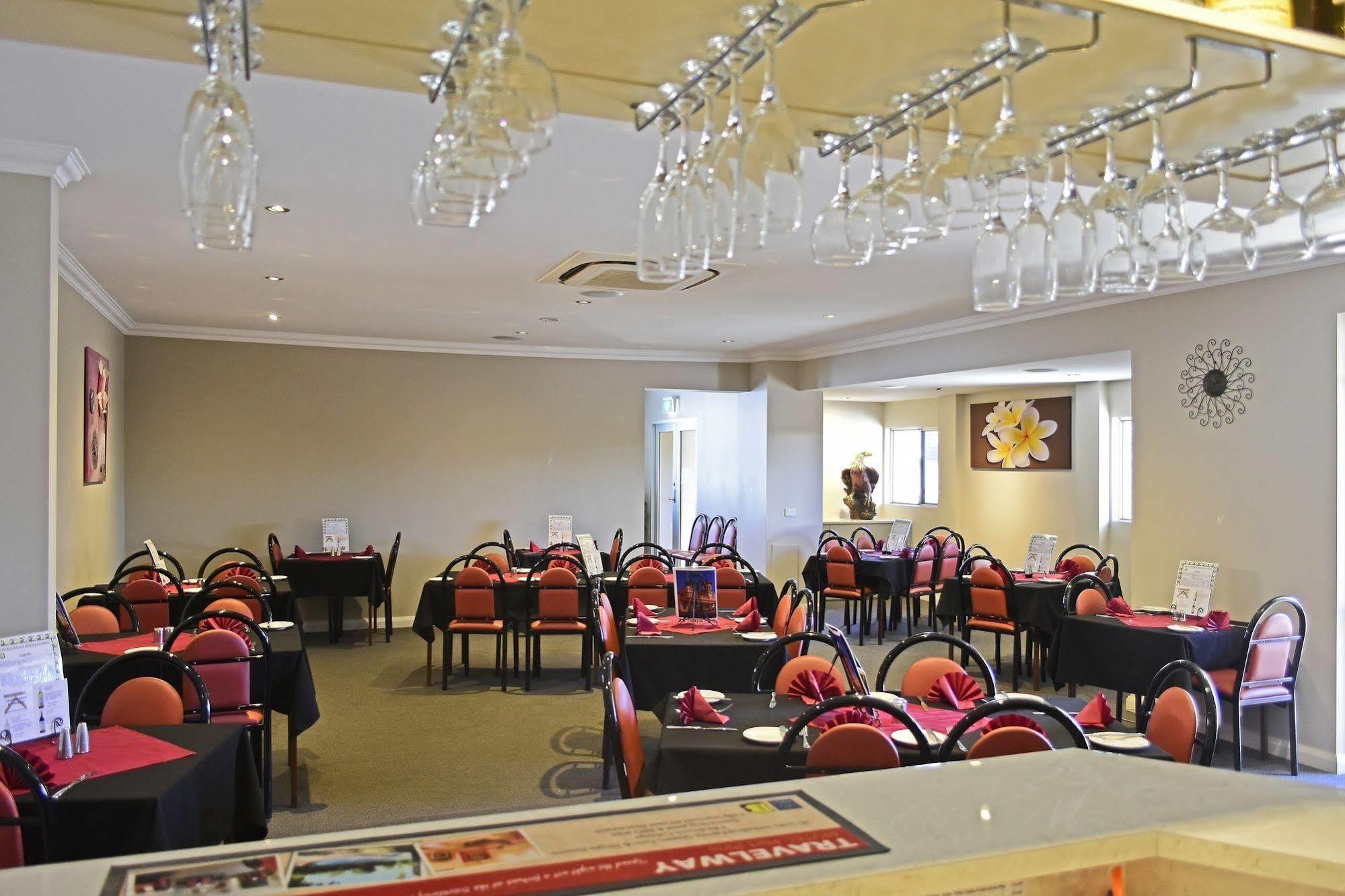 פורט פירי Travelway Motel מראה חיצוני תמונה