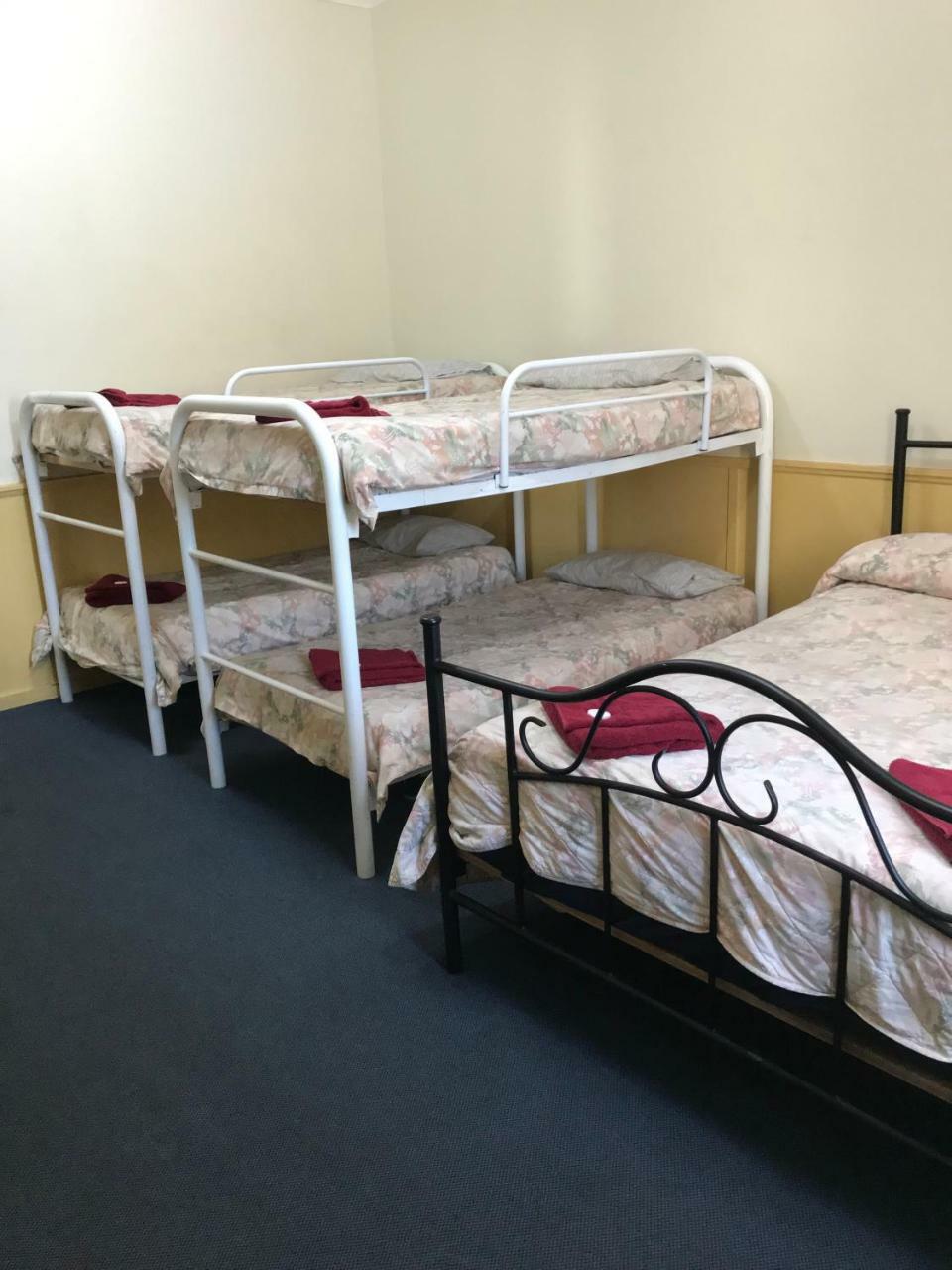 פורט פירי Travelway Motel מראה חיצוני תמונה