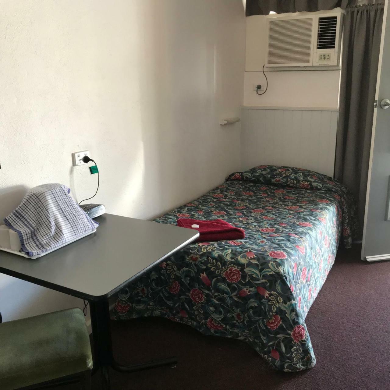 פורט פירי Travelway Motel מראה חיצוני תמונה
